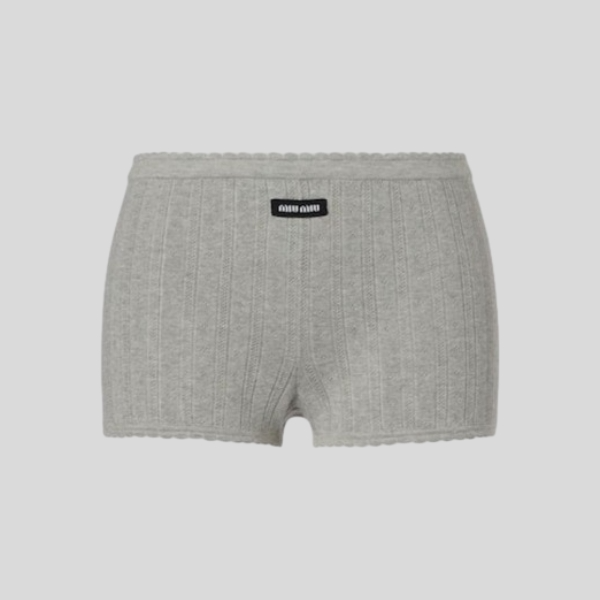 미우미우 반바지